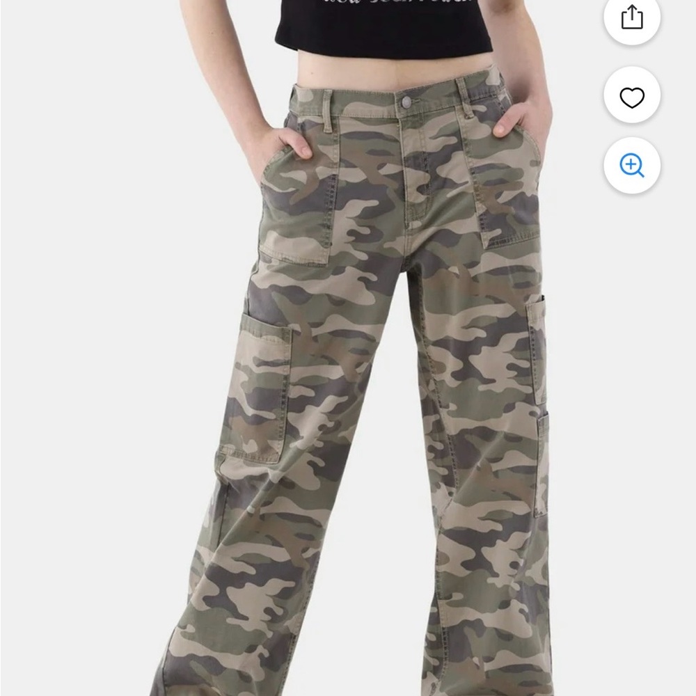 NWT No Boundaries Camouflage Pants